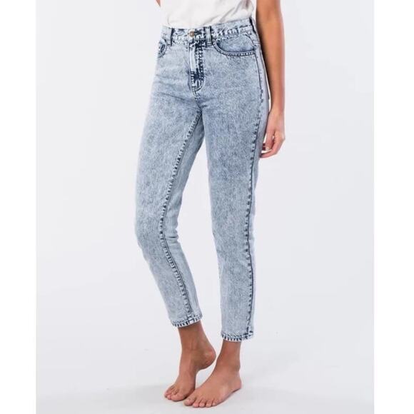 Free People We The Free Zuri Hi Rise Button Fly Mom Jeans Sz 26 Light Acid Wash - Picture 2 of 14